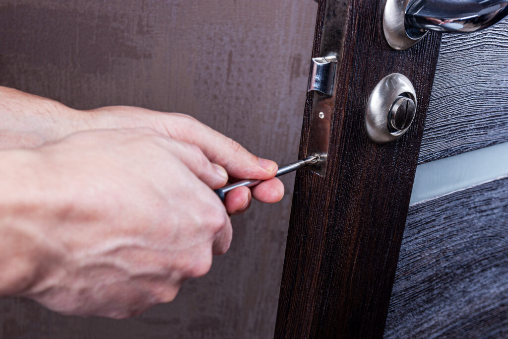 Serrurier 95 | Dépannage Urgent & Ouverture de Porte | Vitre & Bois