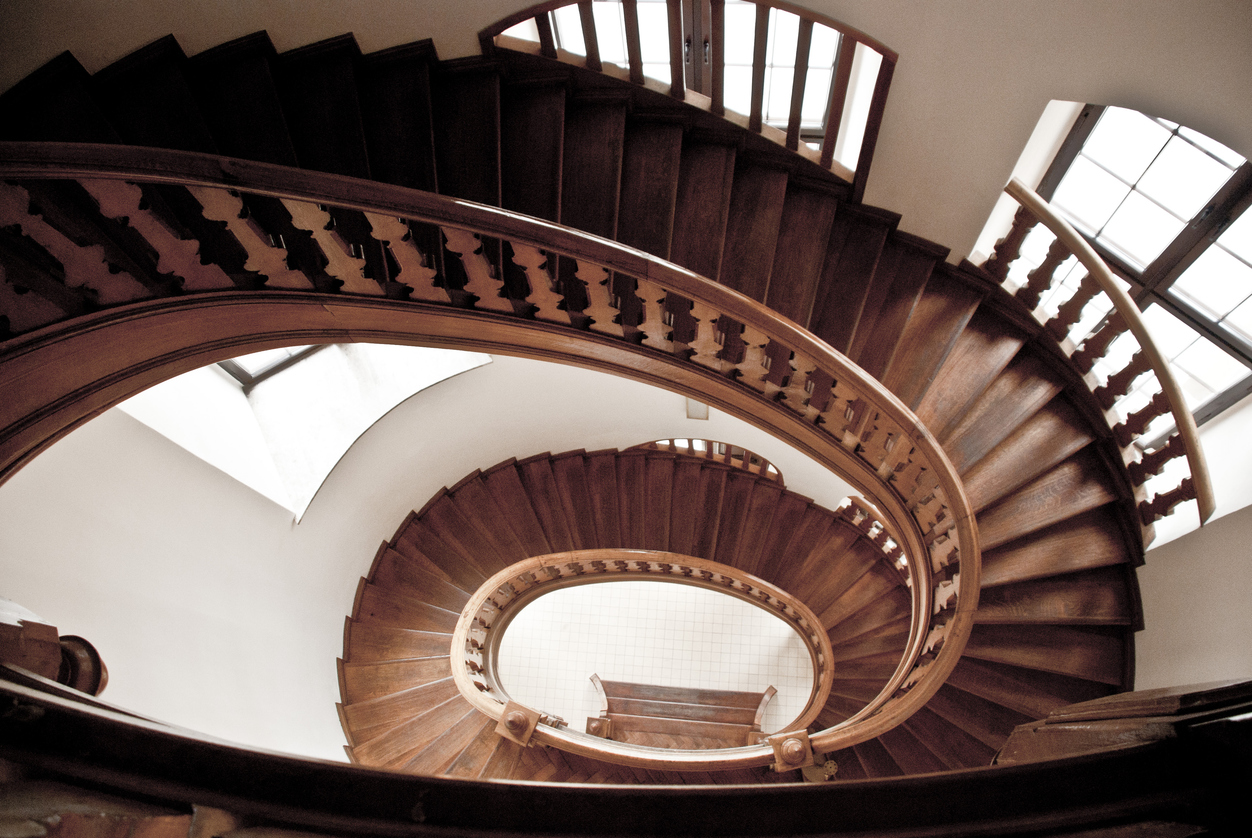 Fabrication d'Escaliers sur Mesure en Bois